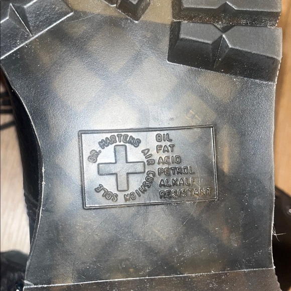 DR. MARTENS HADLEY ALL BLACK 8-Tie PEBBLED LEATHER BOOTS Men’s NWOB - Picture 5 of 13